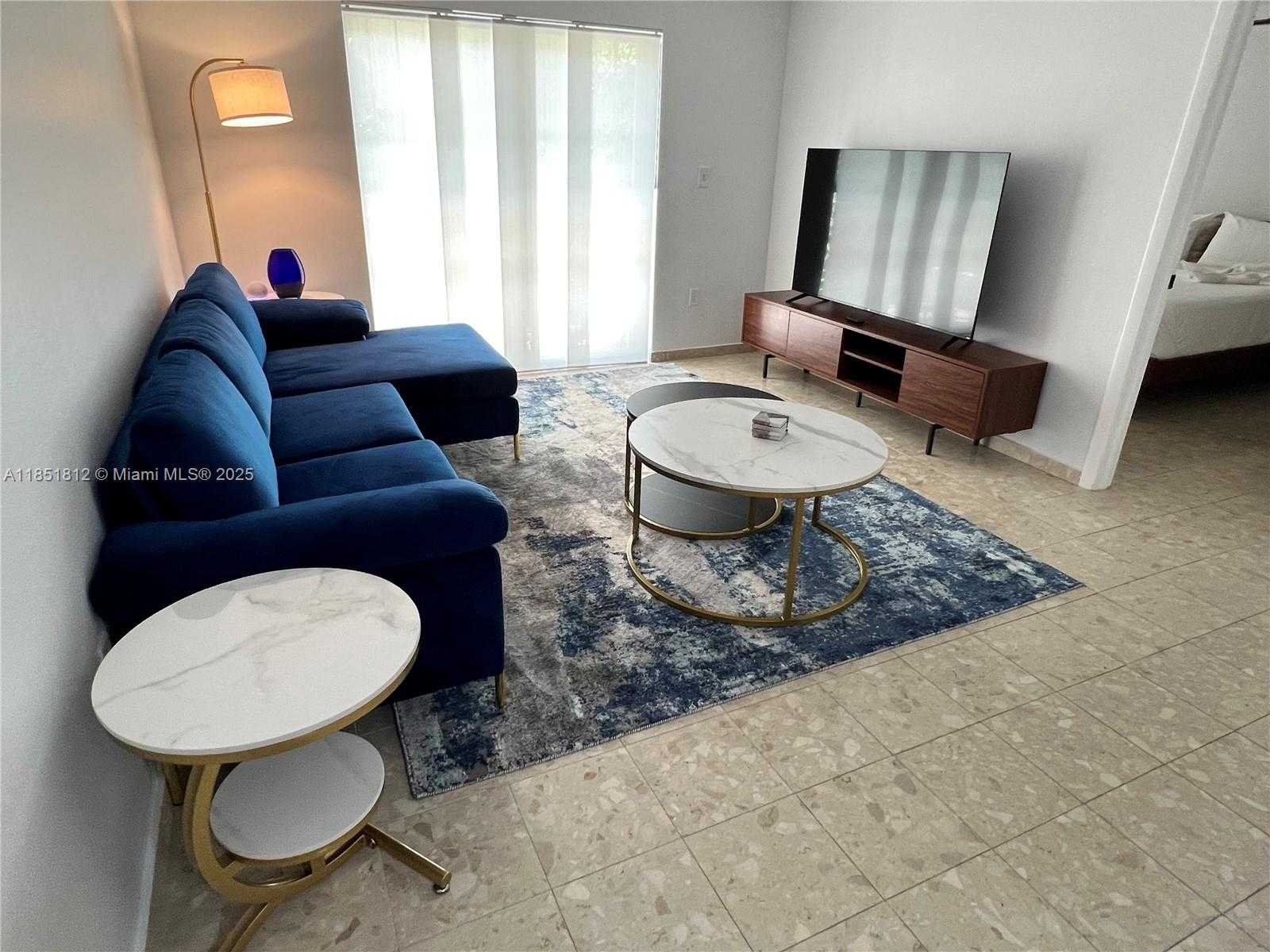 Small Image of 1605 MERIDIAN AVE #202, Miami Beach Number 3