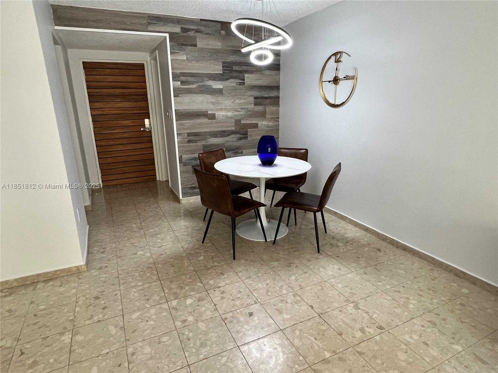 Small Image of 1605 MERIDIAN AVE #202, Miami Beach Number 4