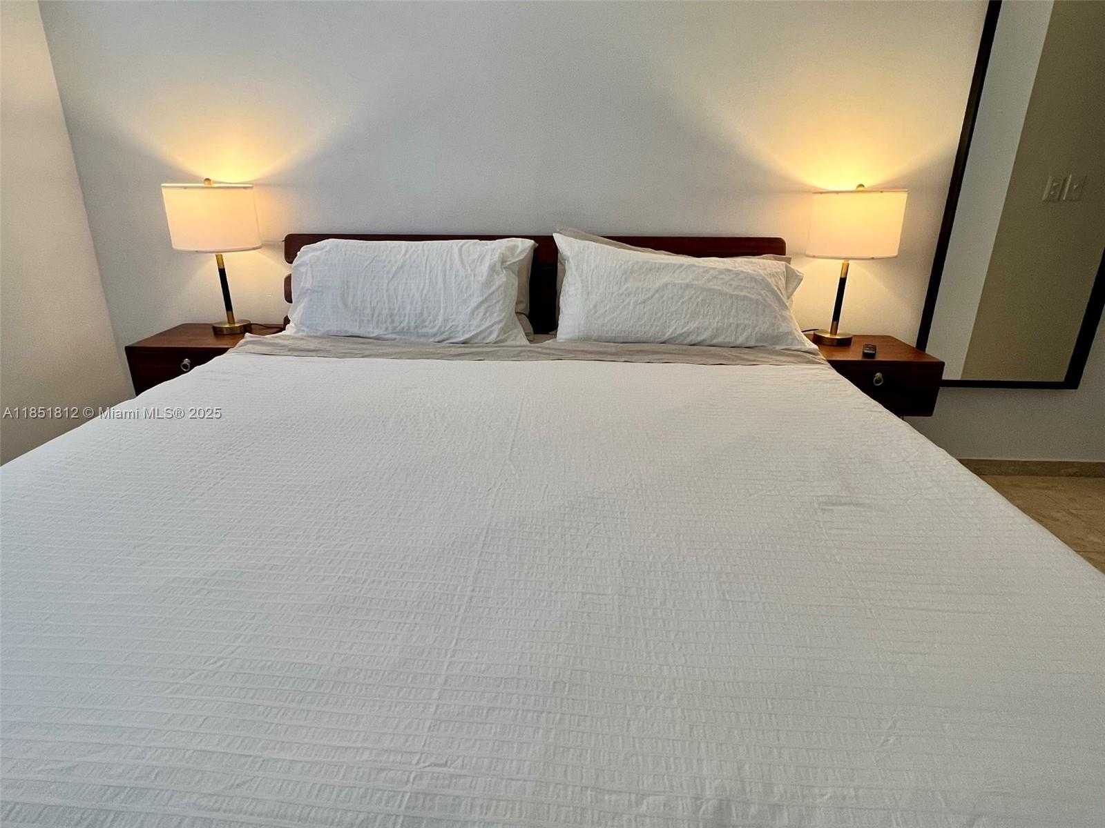Small Image of 1605 MERIDIAN AVE #202, Miami Beach Number 7