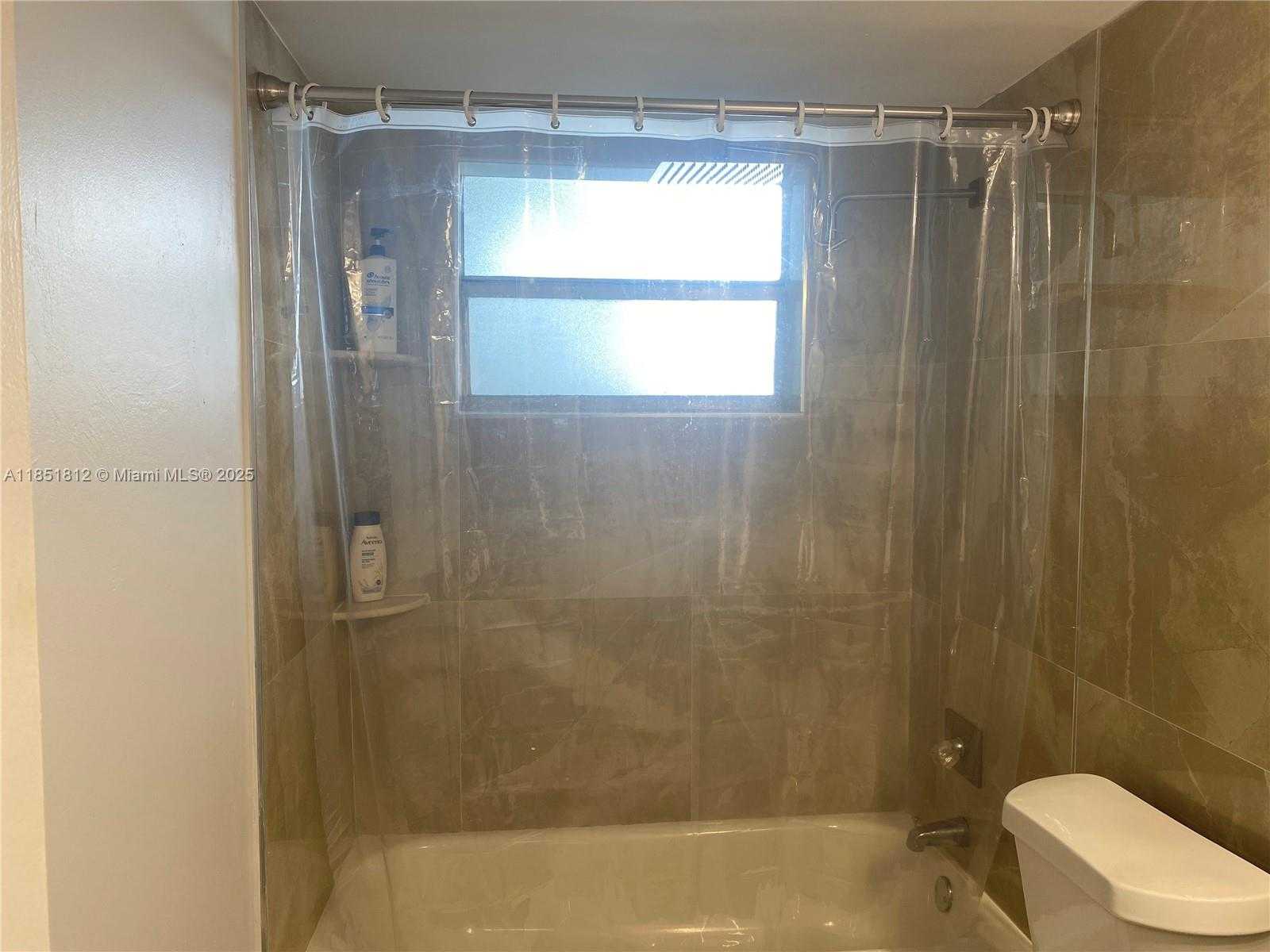 Small Image of 1605 MERIDIAN AVE #202, Miami Beach Number 9