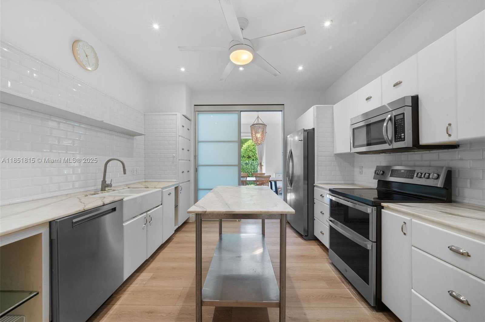Small Image of 200 OCEAN LANE DR #108, Key Biscayne Number 11