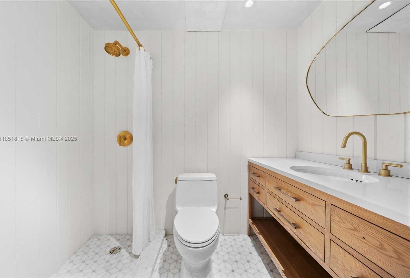 Small Image of 200 OCEAN LANE DR #108, Key Biscayne Number 16