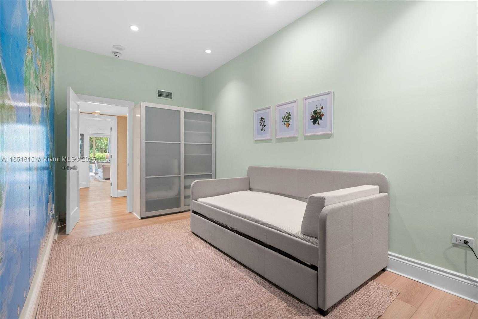 Small Image of 200 OCEAN LANE DR #108, Key Biscayne Number 19