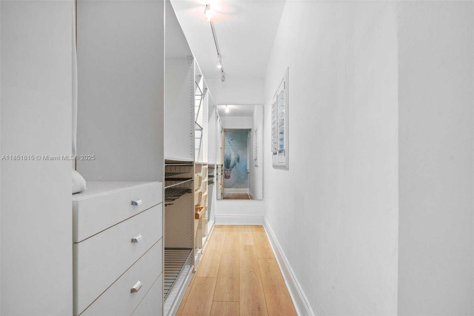 Small Image of 200 OCEAN LANE DR #108, Key Biscayne Number 22