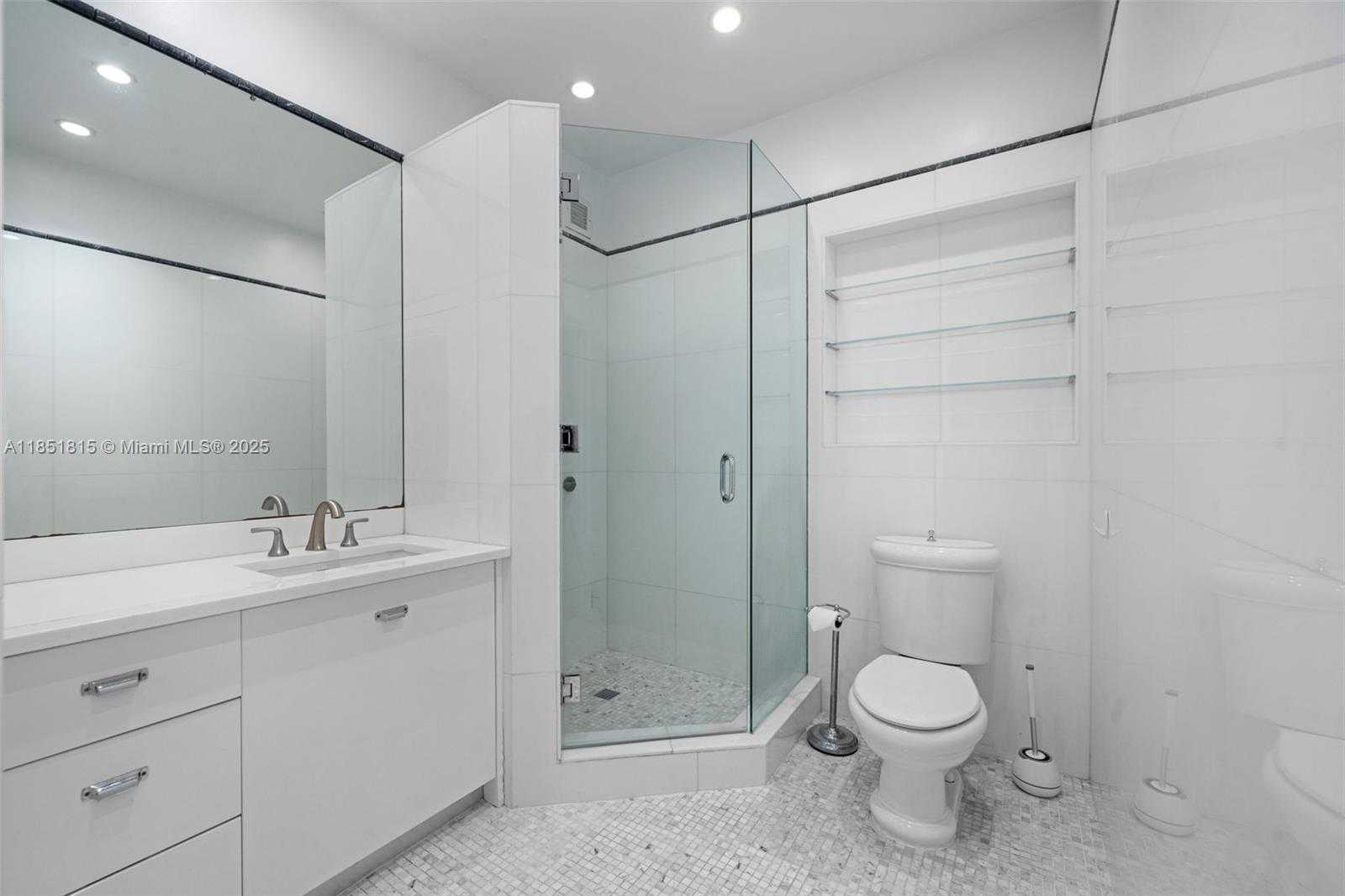 Small Image of 200 OCEAN LANE DR #108, Key Biscayne Number 23