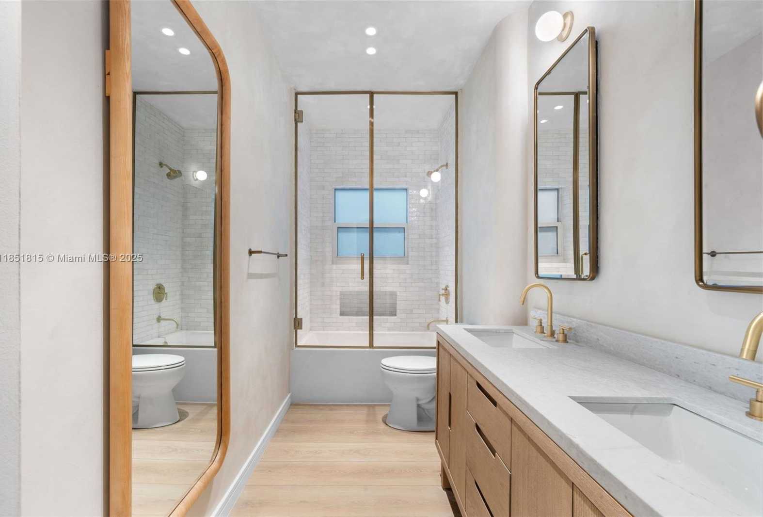 Small Image of 200 OCEAN LANE DR #108, Key Biscayne Number 29