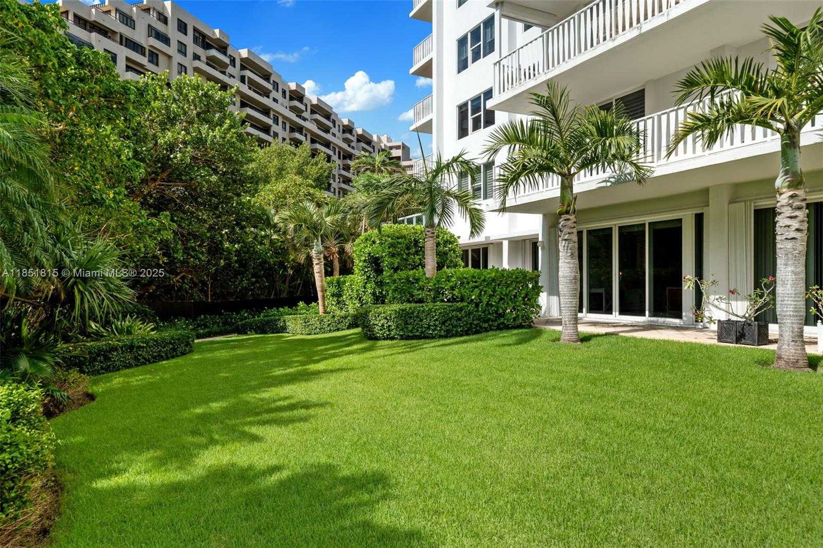 Small Image of 200 OCEAN LANE DR #108, Key Biscayne Number 34