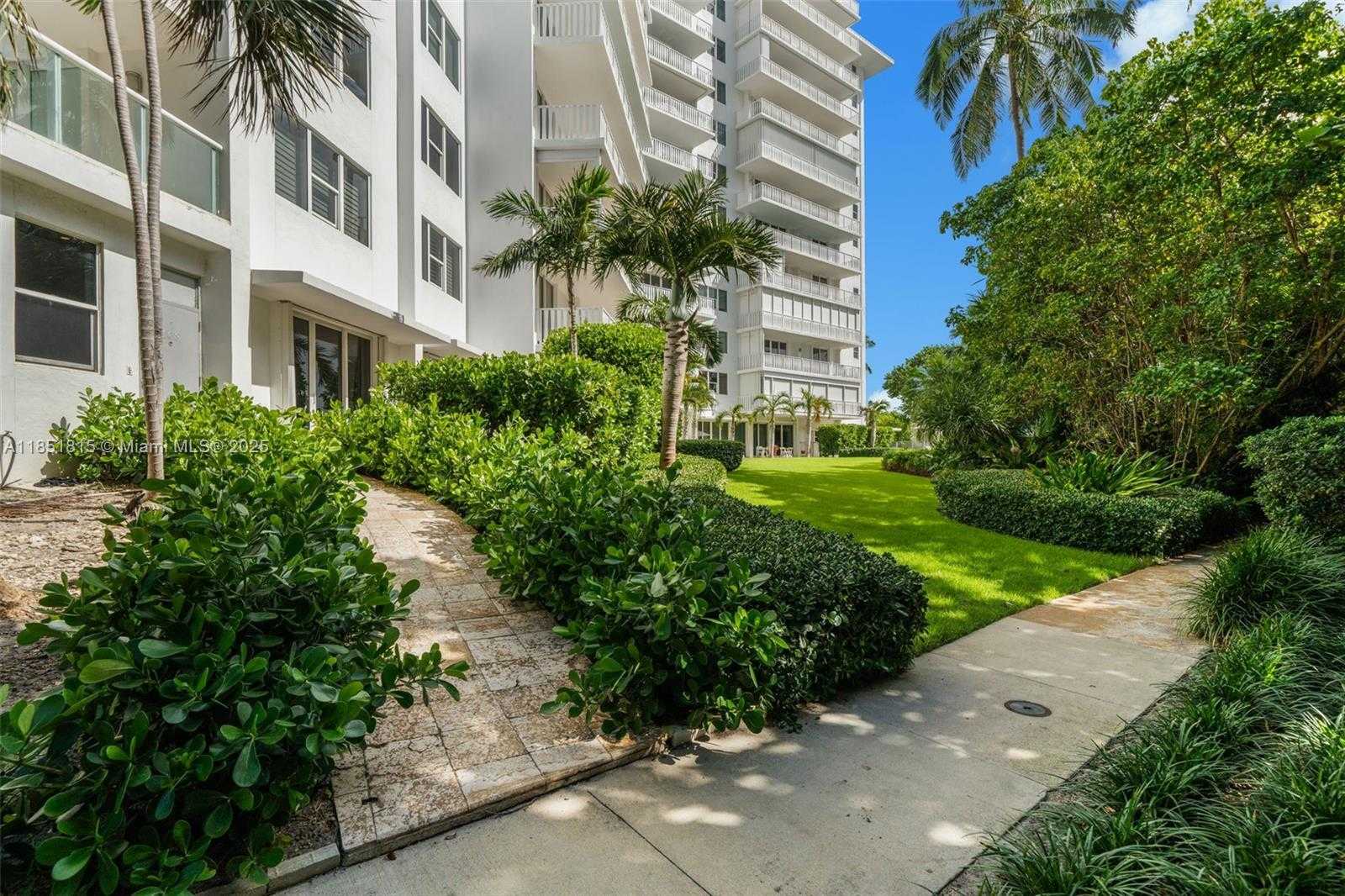 Small Image of 200 OCEAN LANE DR #108, Key Biscayne Number 35