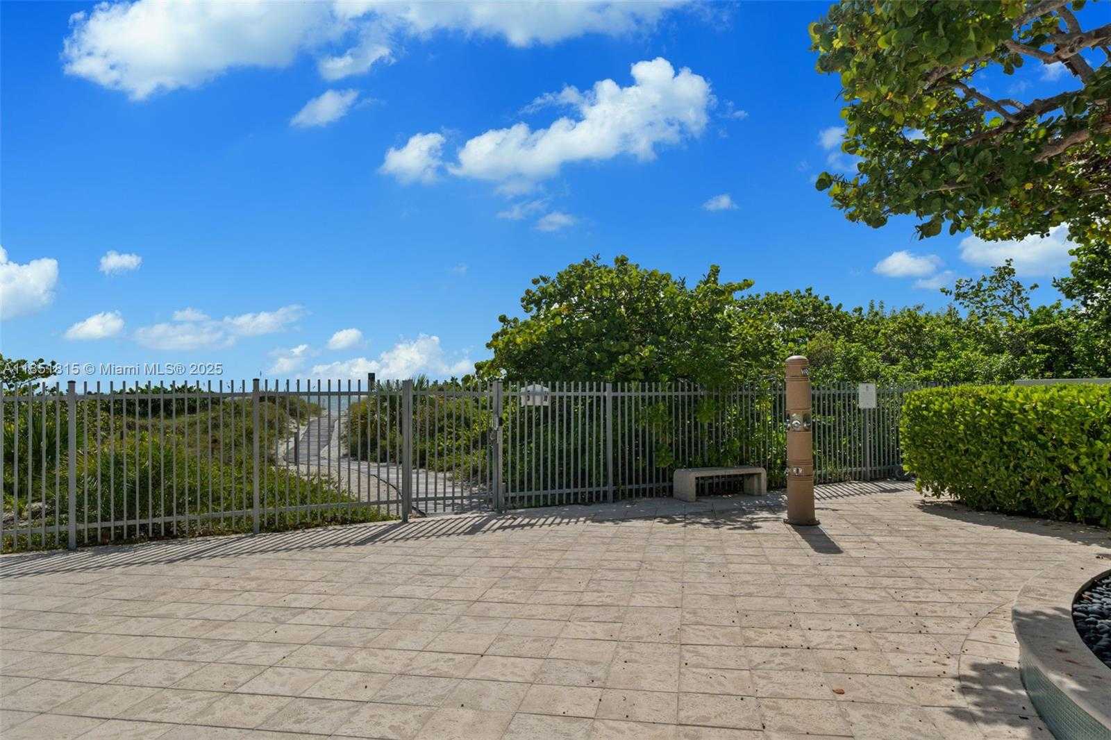 Small Image of 200 OCEAN LANE DR #108, Key Biscayne Number 39