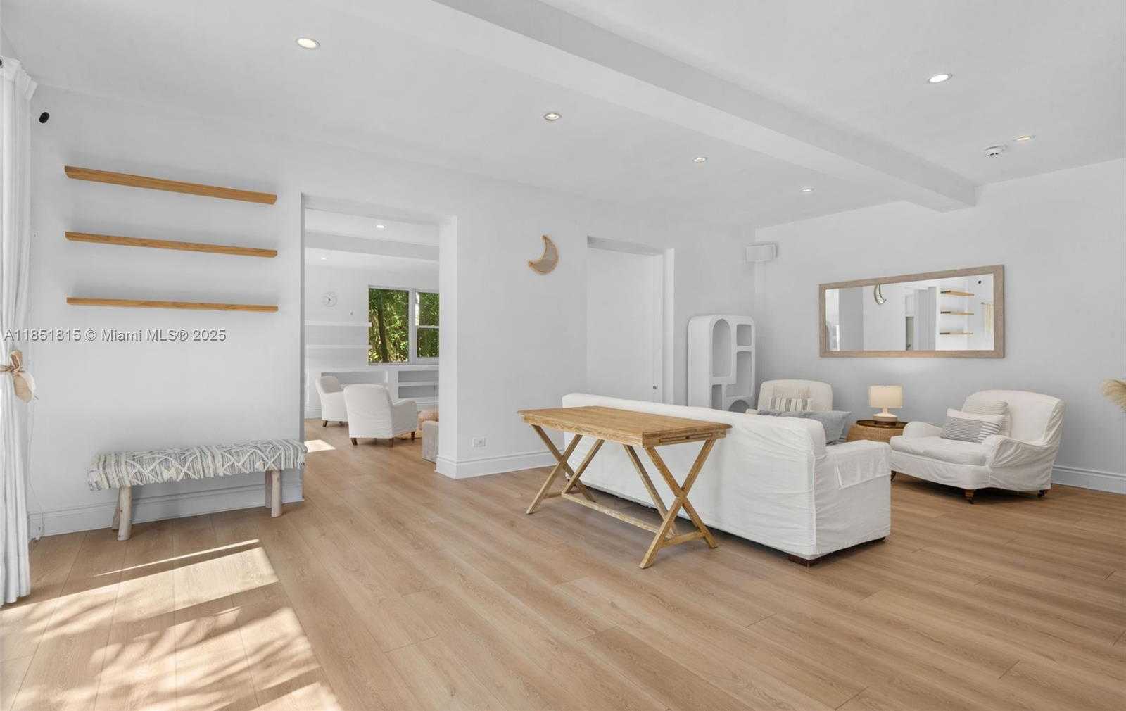Small Image of 200 OCEAN LANE DR #108, Key Biscayne Number 4