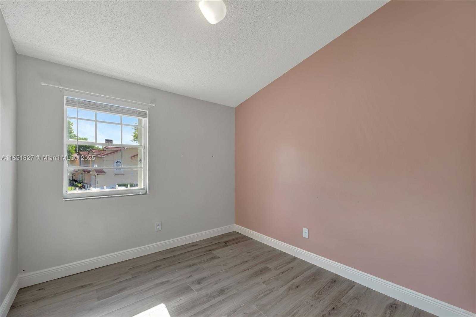 Small Image of 15224 SOUTH WEST 111TH ST, Miami Number 18