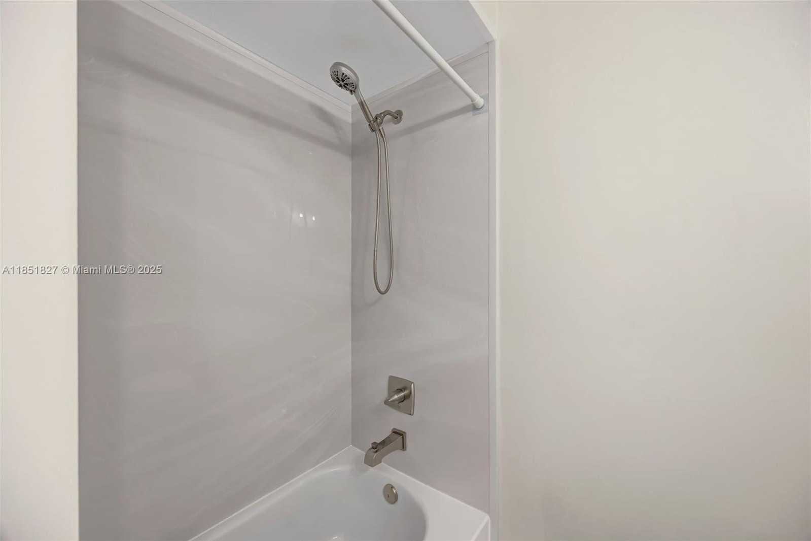 Small Image of 15224 SOUTH WEST 111TH ST, Miami Number 21