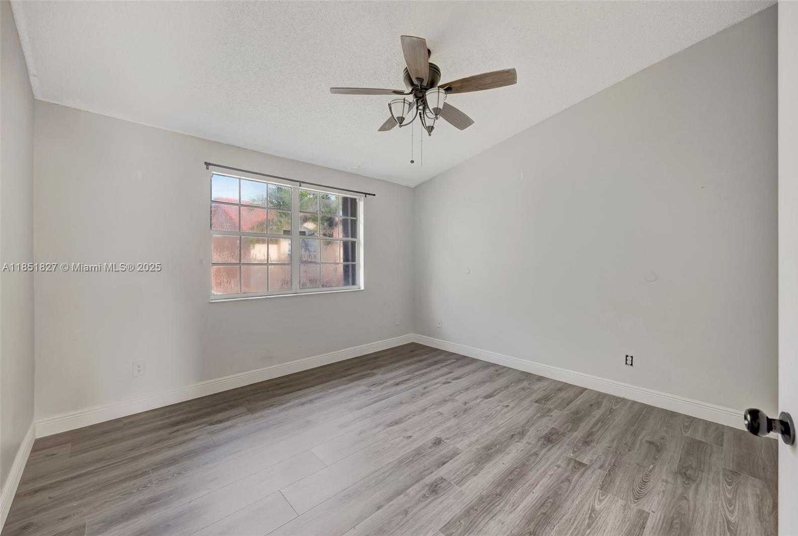 Small Image of 15224 SOUTH WEST 111TH ST, Miami Number 22