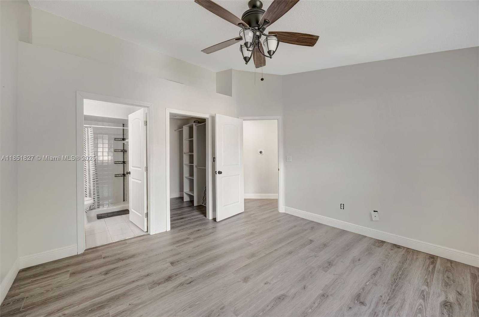 Small Image of 15224 SOUTH WEST 111TH ST, Miami Number 23