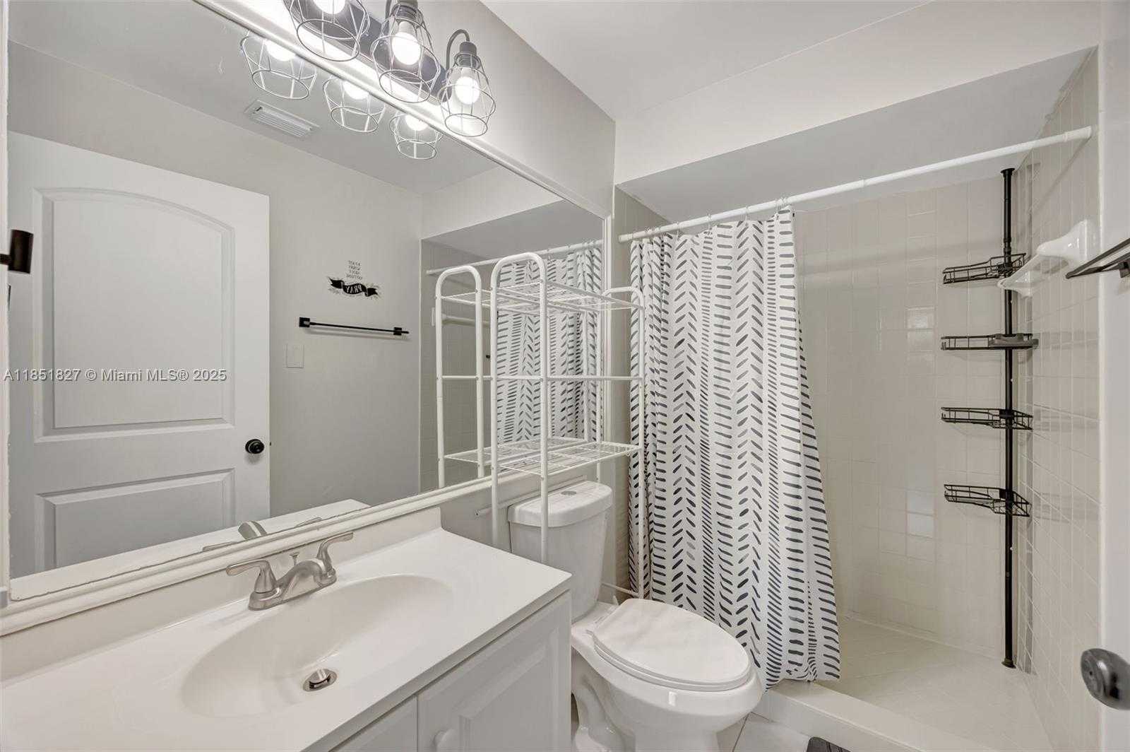 Small Image of 15224 SOUTH WEST 111TH ST, Miami Number 25