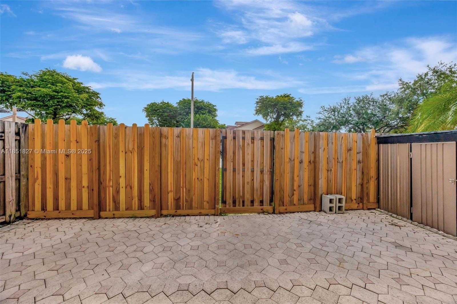 Small Image of 15224 SOUTH WEST 111TH ST, Miami Number 26