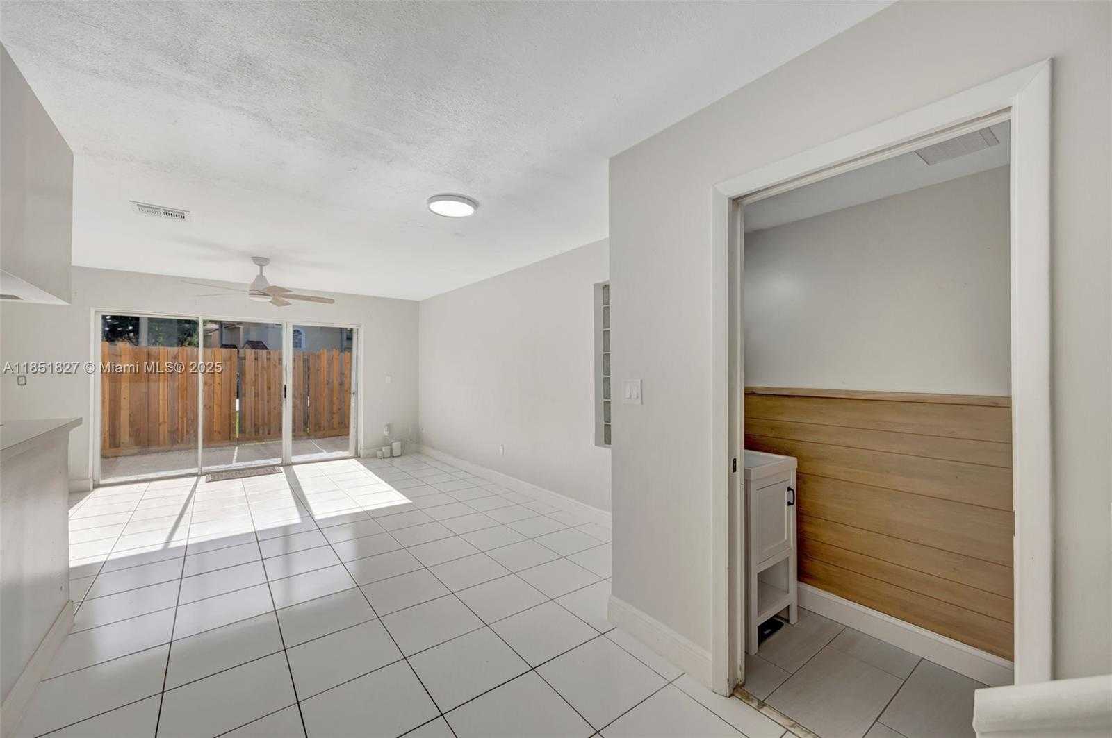 Small Image of 15224 SOUTH WEST 111TH ST, Miami Number 5
