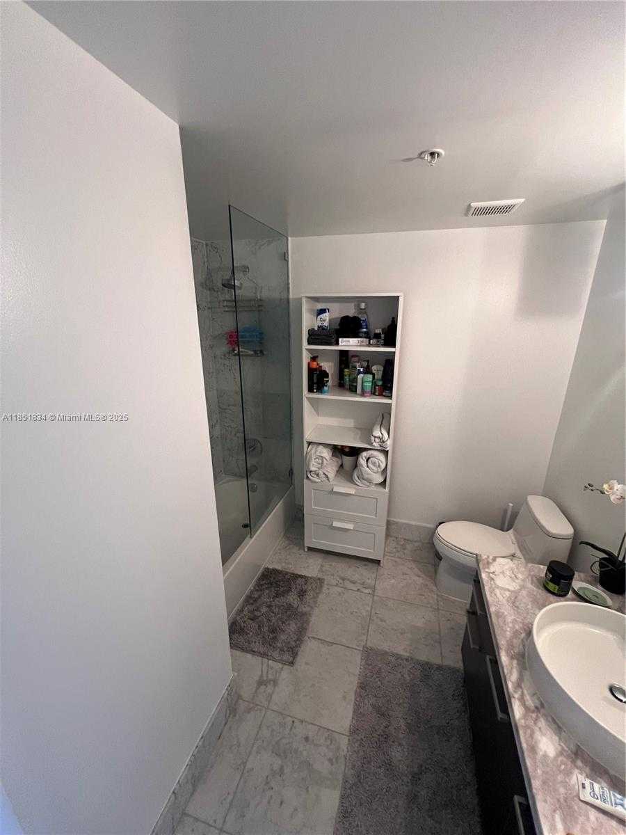 Small Image of Miami Number 17