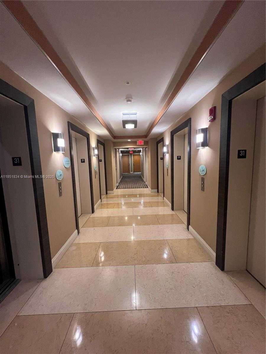Small Image of Miami Number 5