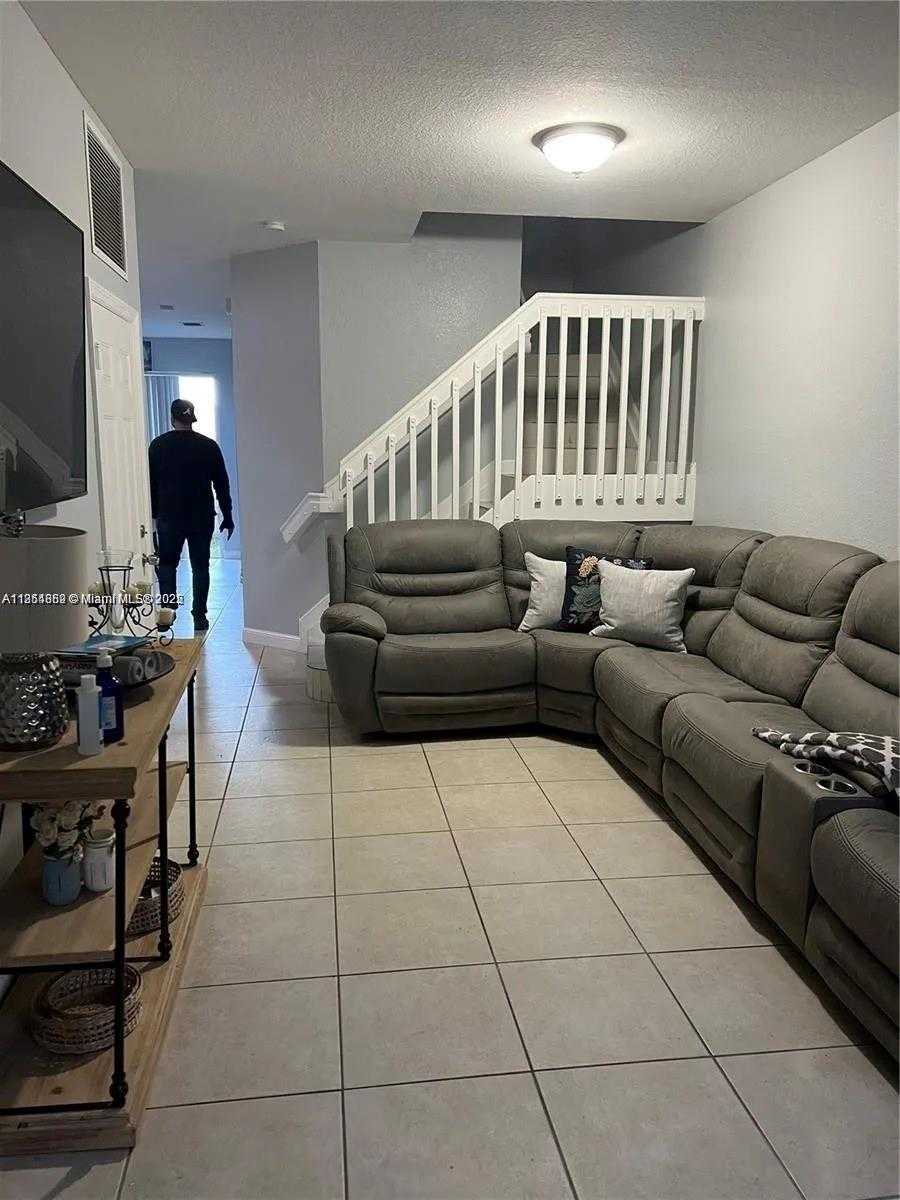 Small Image of 427 NORTH EAST 21ST TER, Homestead Number 4