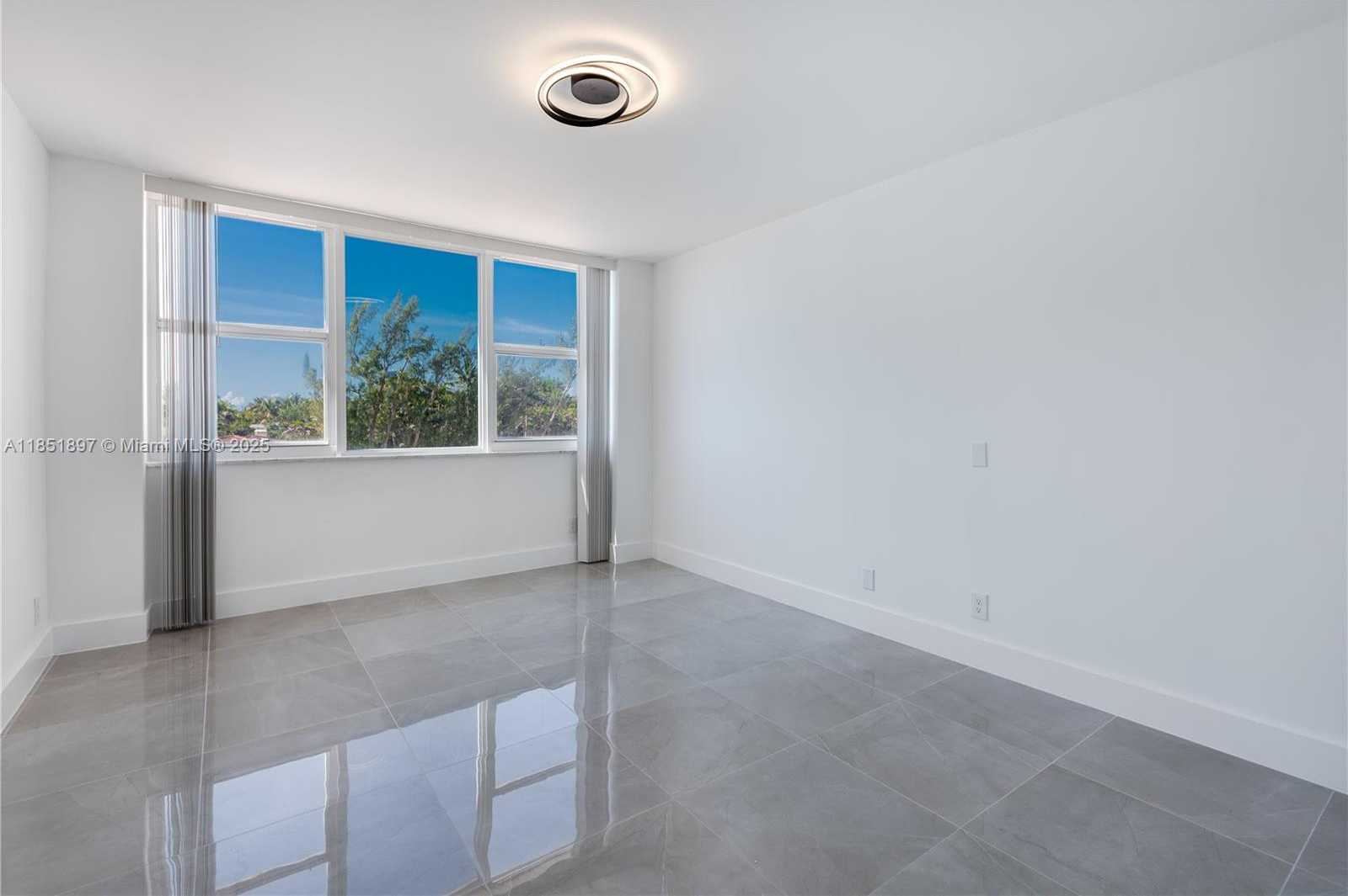 Small Image of 3180 SOUTH OCEAN DR #310, Hallandale Beach Number 10