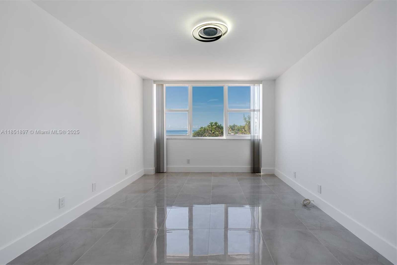 Small Image of 3180 SOUTH OCEAN DR #310, Hallandale Beach Number 11