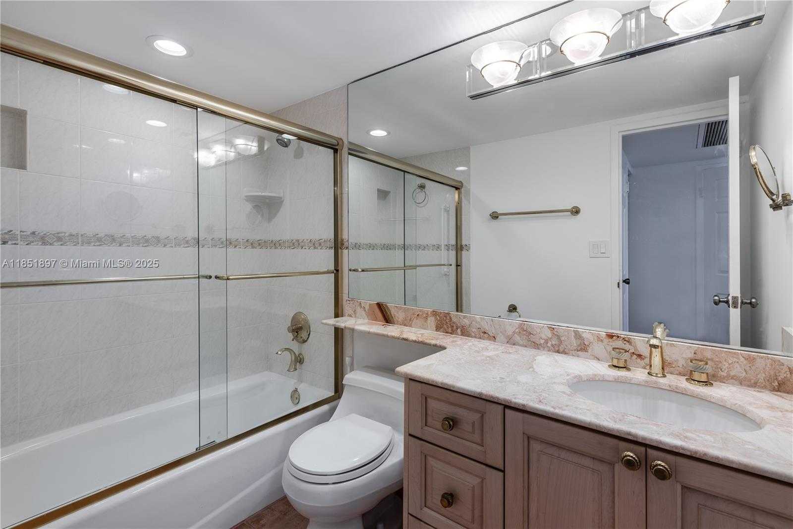 Small Image of 3180 SOUTH OCEAN DR #310, Hallandale Beach Number 13