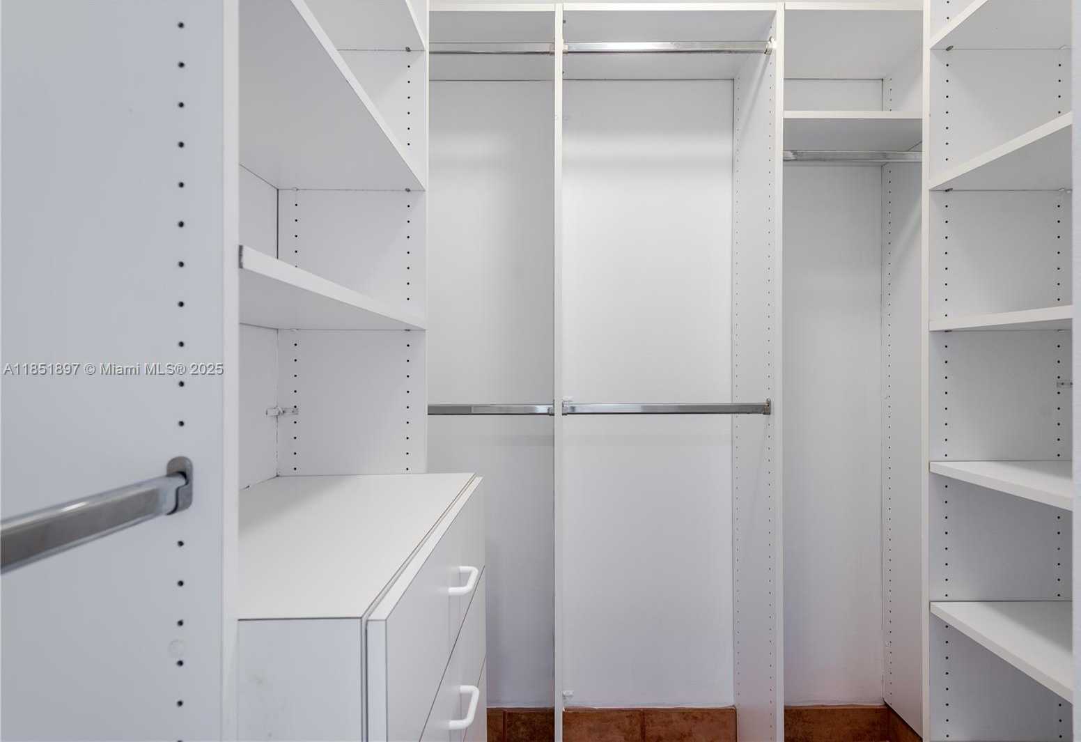 Small Image of 3180 SOUTH OCEAN DR #310, Hallandale Beach Number 14