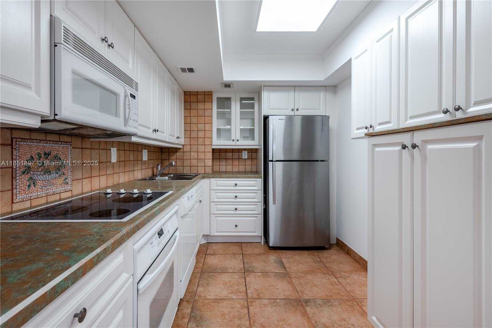 Small Image of 3180 SOUTH OCEAN DR #310, Hallandale Beach Number 15