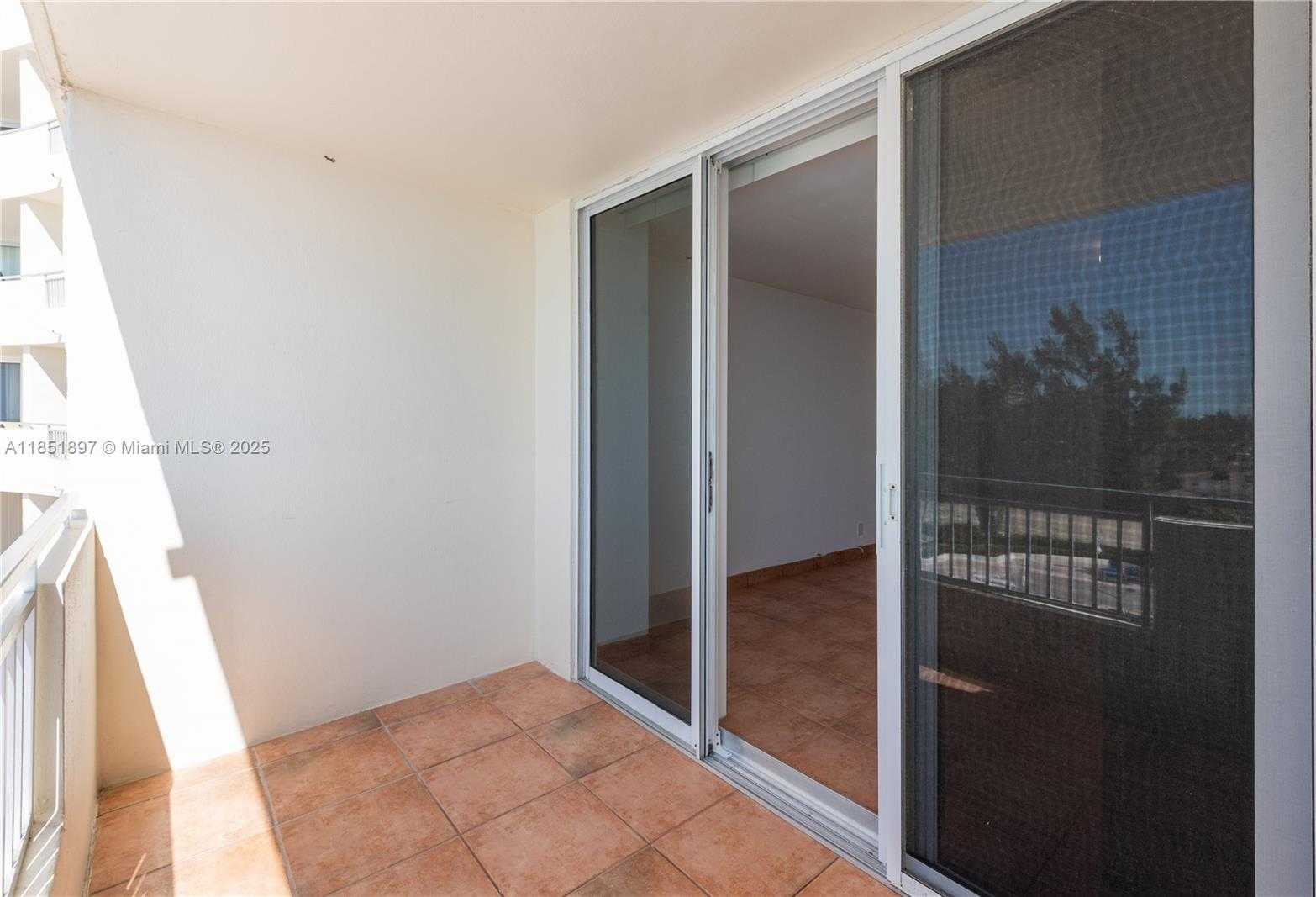 Small Image of 3180 SOUTH OCEAN DR #310, Hallandale Beach Number 29