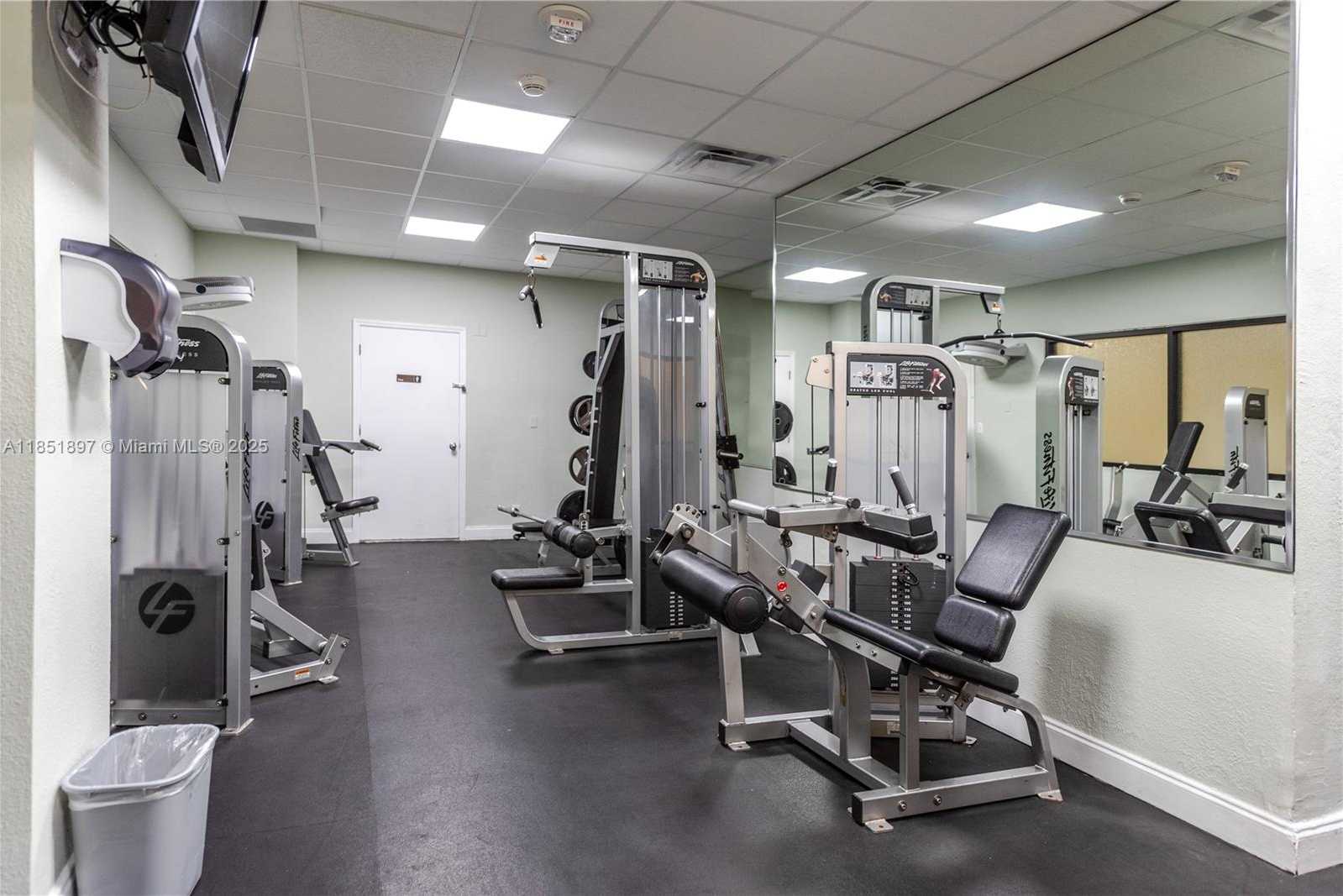 Small Image of 3180 SOUTH OCEAN DR #310, Hallandale Beach Number 32