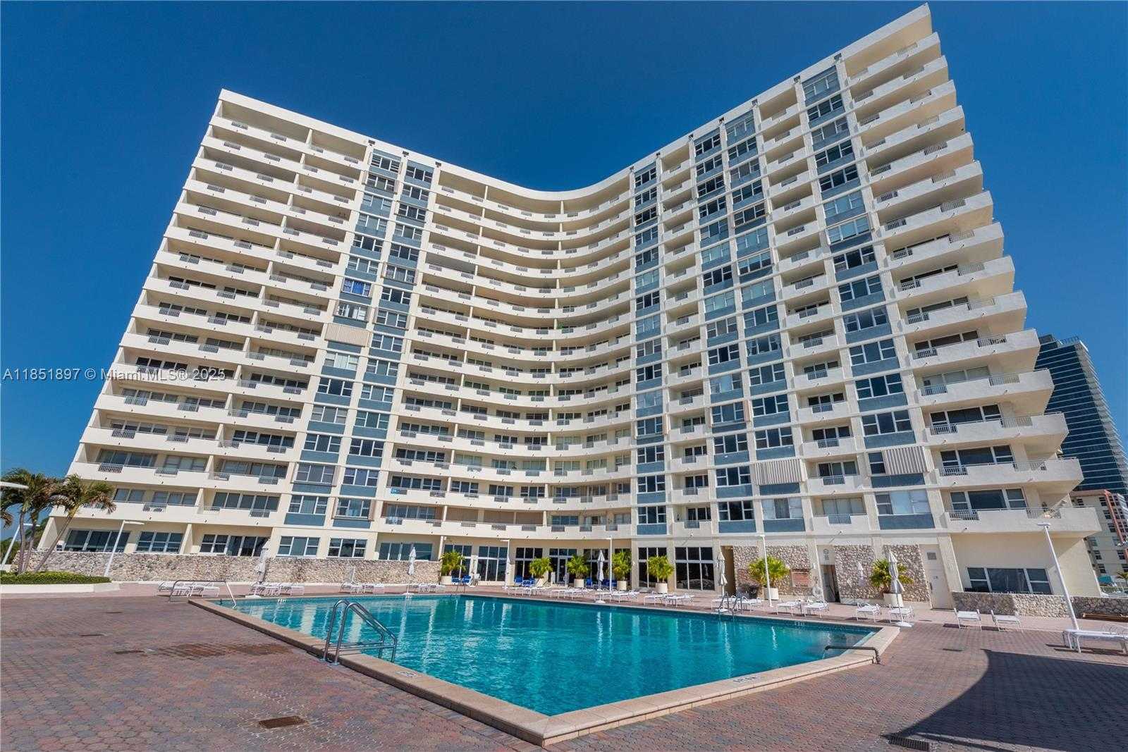 Small Image of 3180 SOUTH OCEAN DR #310, Hallandale Beach Number 34