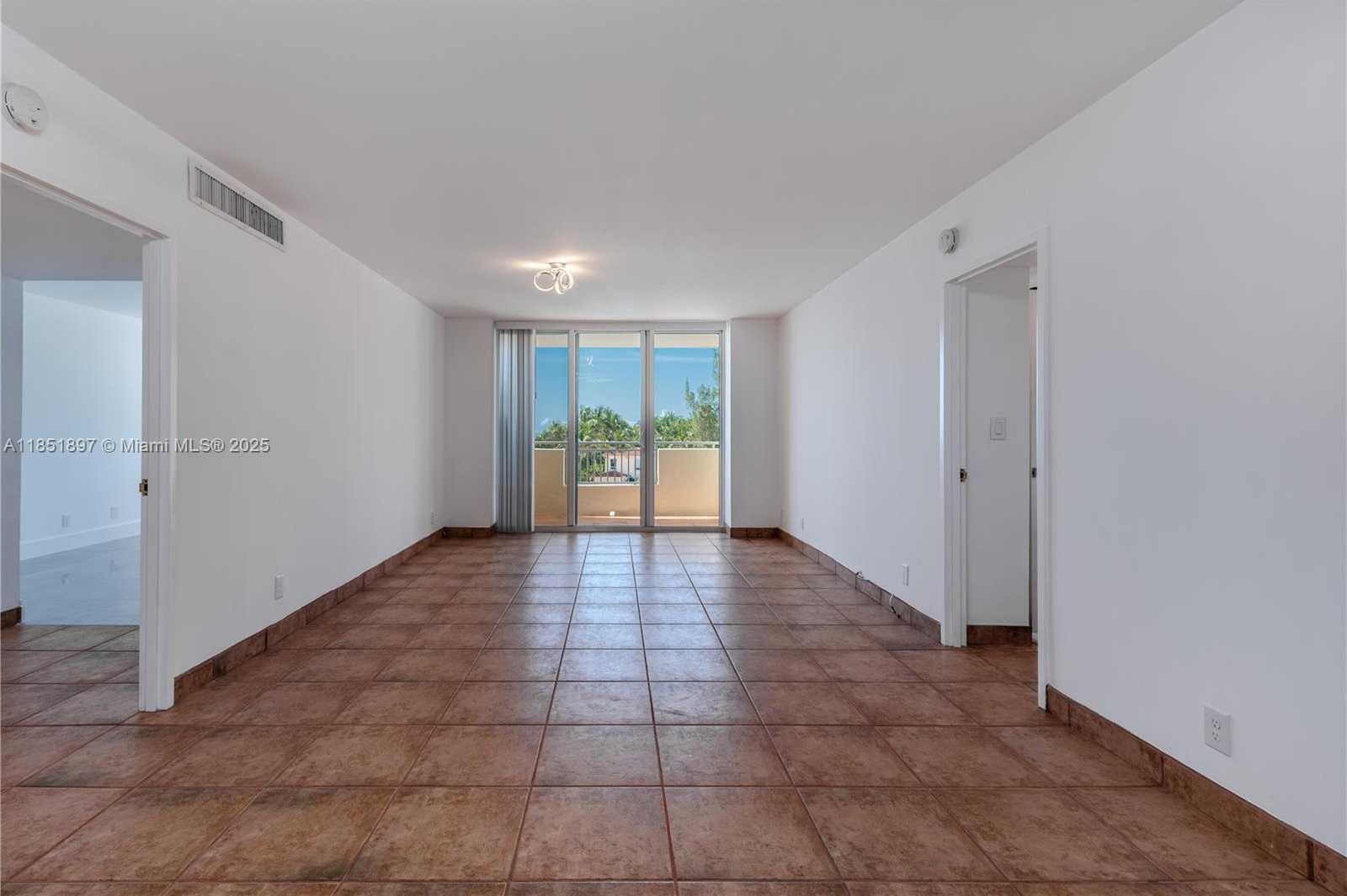 Small Image of 3180 SOUTH OCEAN DR #310, Hallandale Beach Number 7