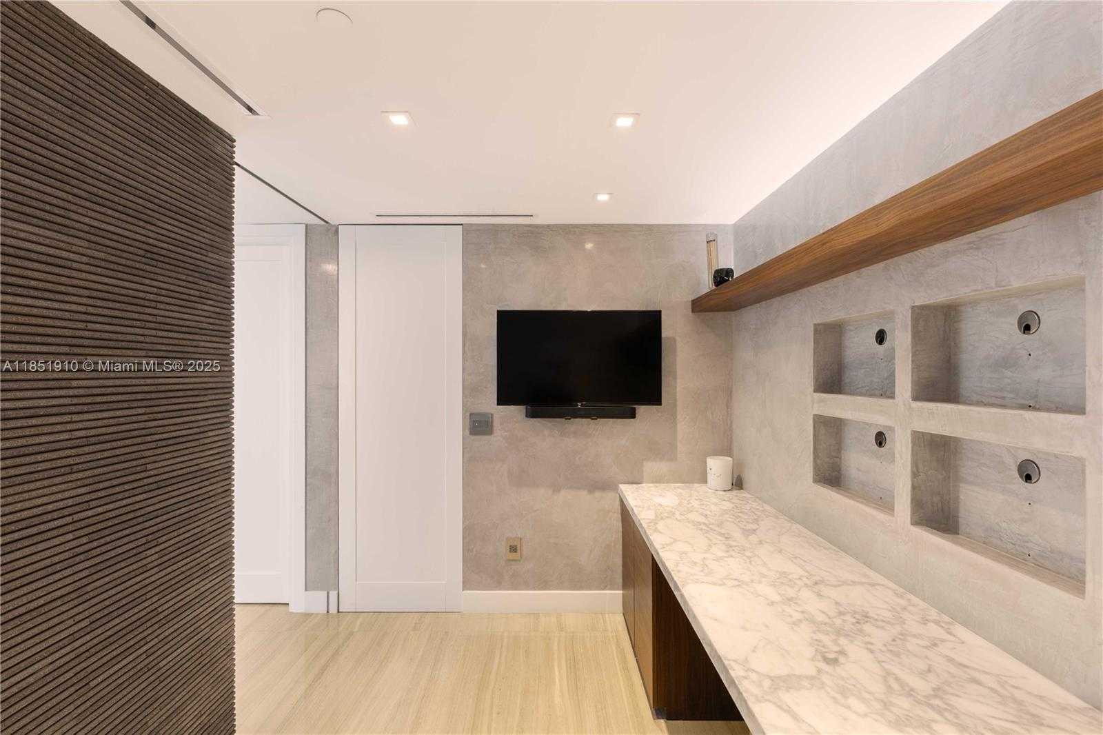 Small Image of 1331 BRICKELL BAY DR #909, Miami Number 10