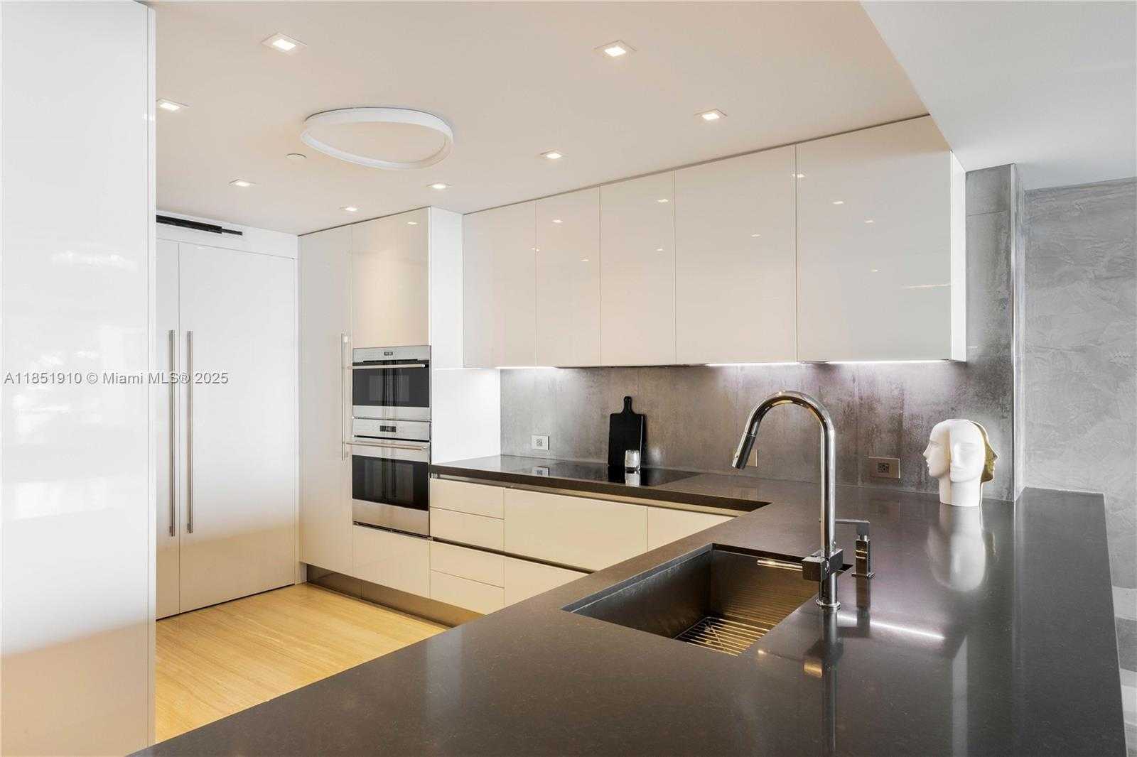 Small Image of 1331 BRICKELL BAY DR #909, Miami Number 13