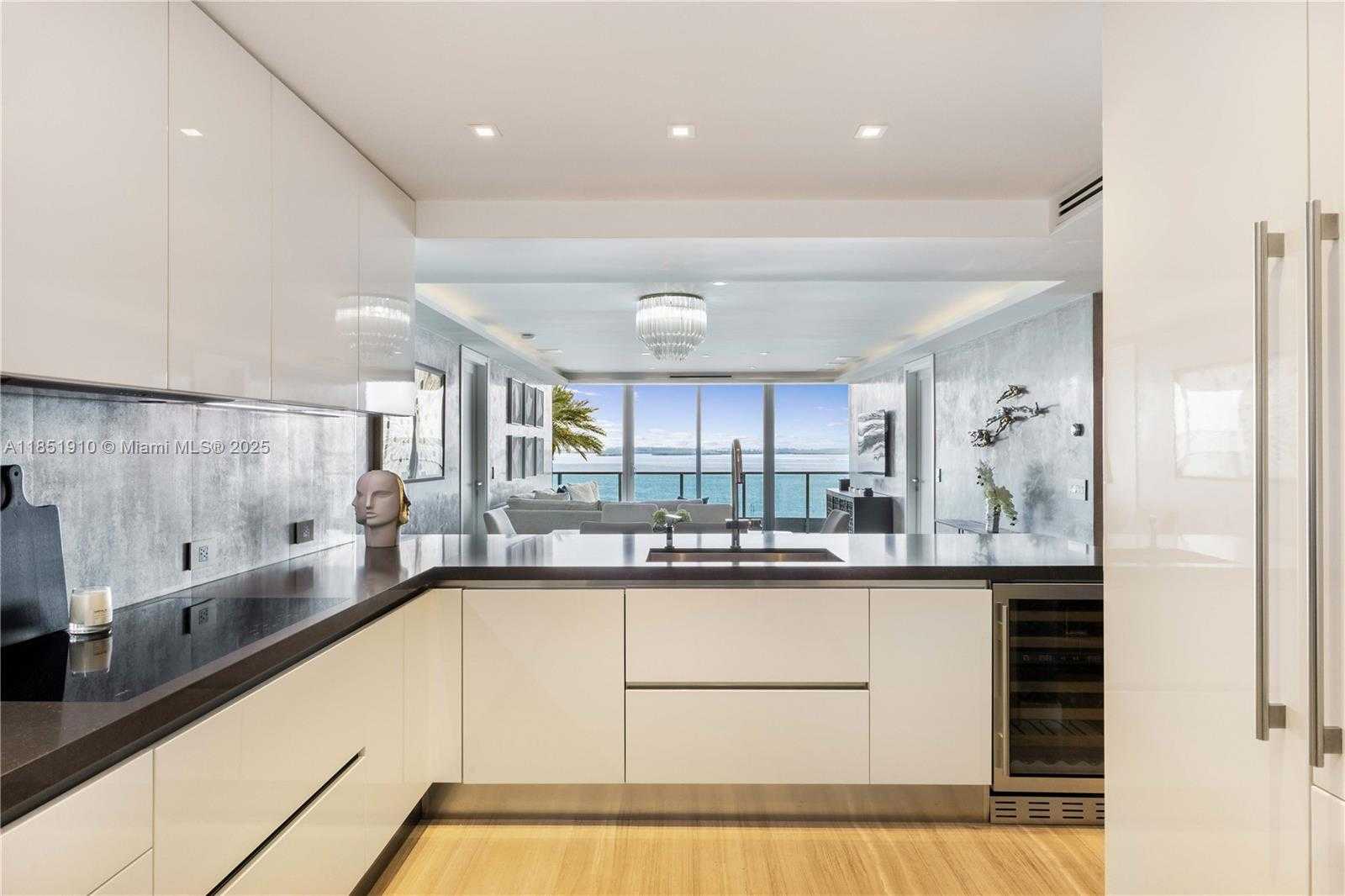 Small Image of 1331 BRICKELL BAY DR #909, Miami Number 14