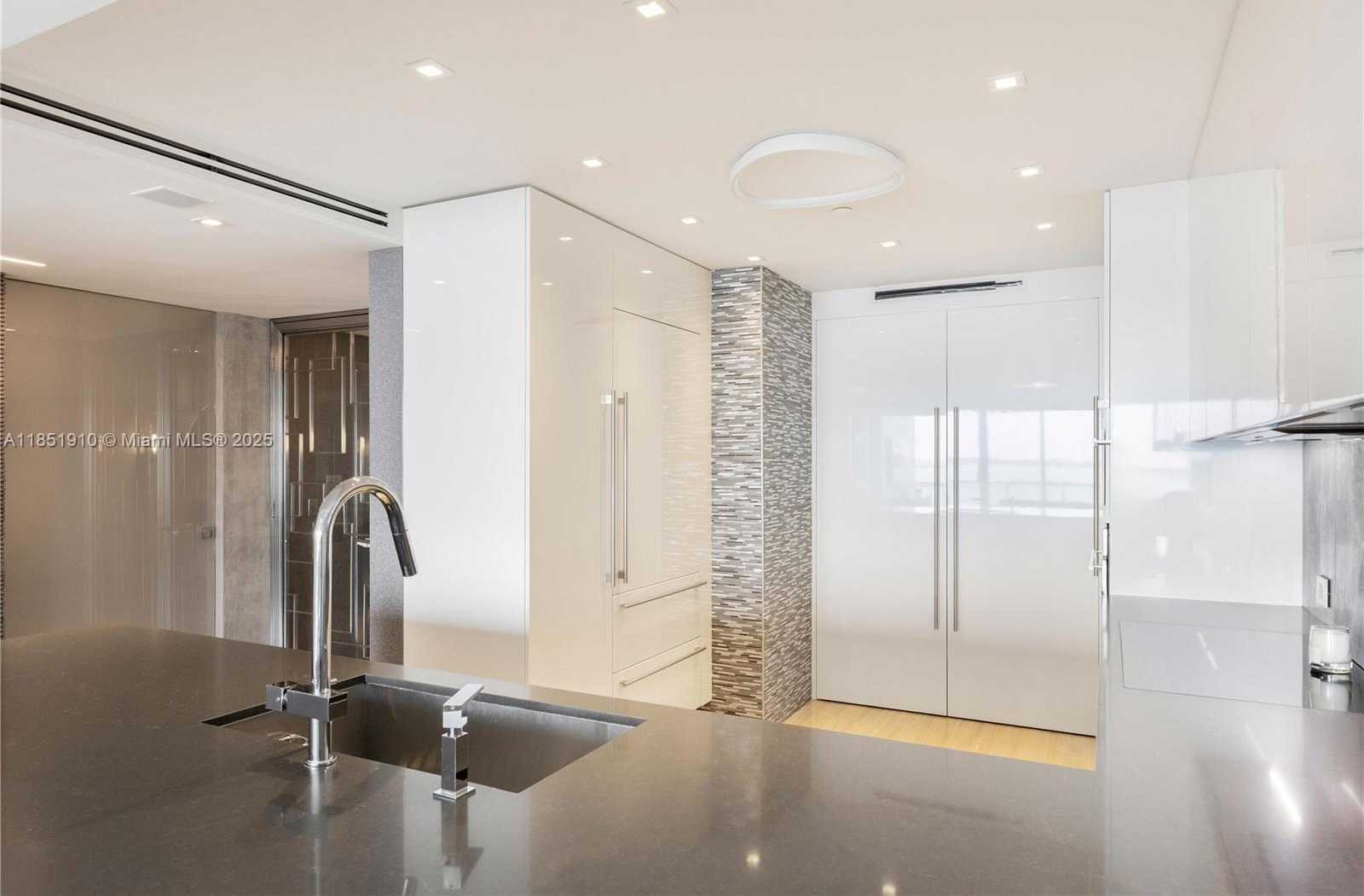 Small Image of 1331 BRICKELL BAY DR #909, Miami Number 16