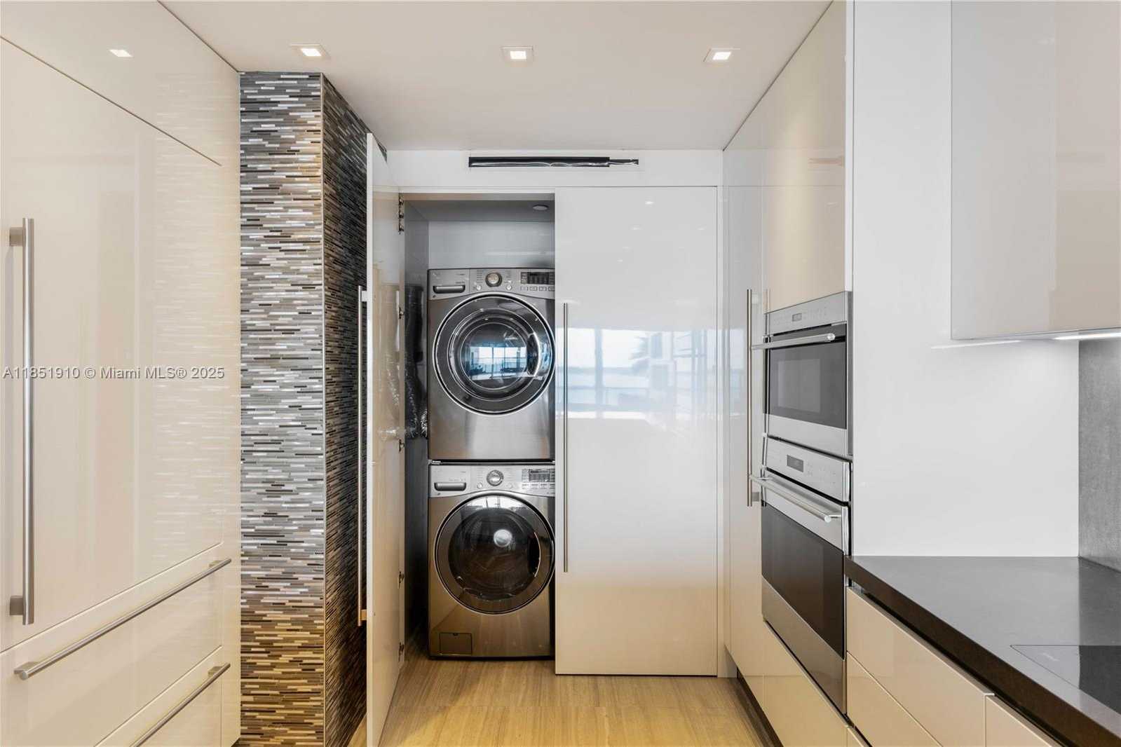 Small Image of 1331 BRICKELL BAY DR #909, Miami Number 17