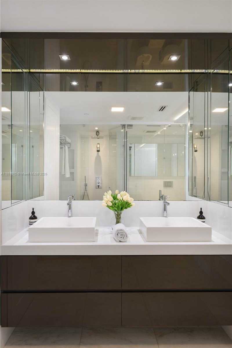 Small Image of 1331 BRICKELL BAY DR #909, Miami Number 35