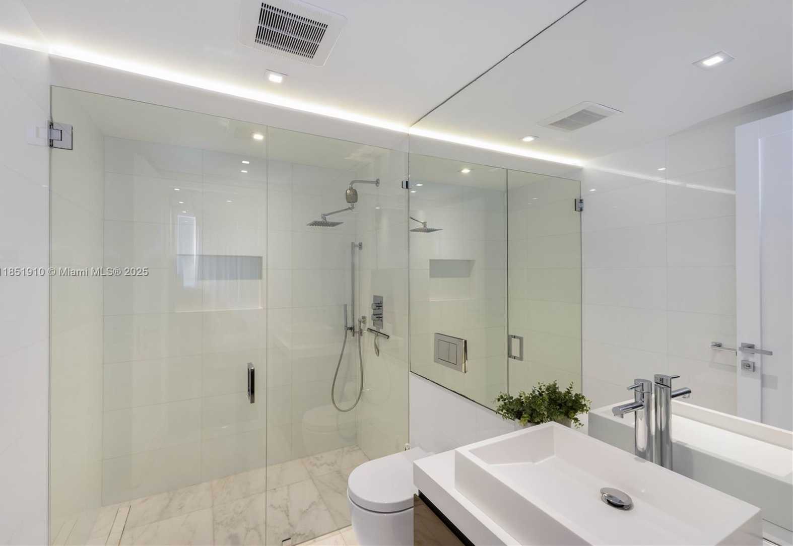 Small Image of 1331 BRICKELL BAY DR #909, Miami Number 41