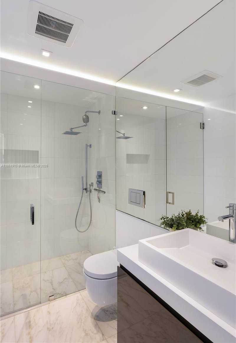 Small Image of 1331 BRICKELL BAY DR #909, Miami Number 42