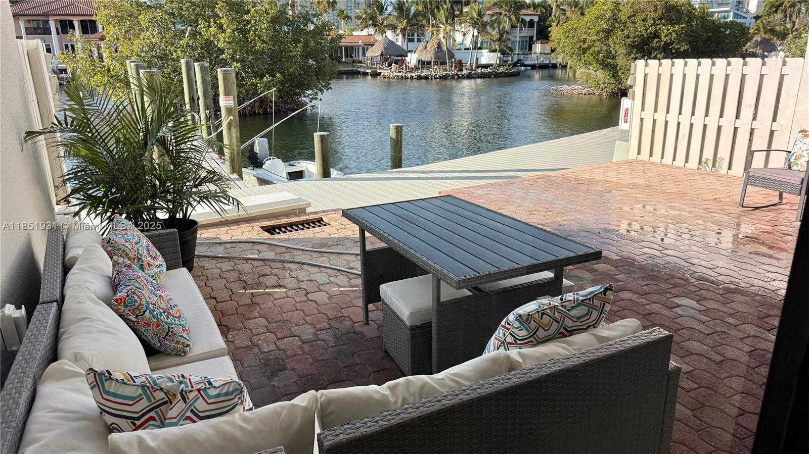 Small Image of 399 POINCIANA DR #1215, Sunny Isles Beach Number 11