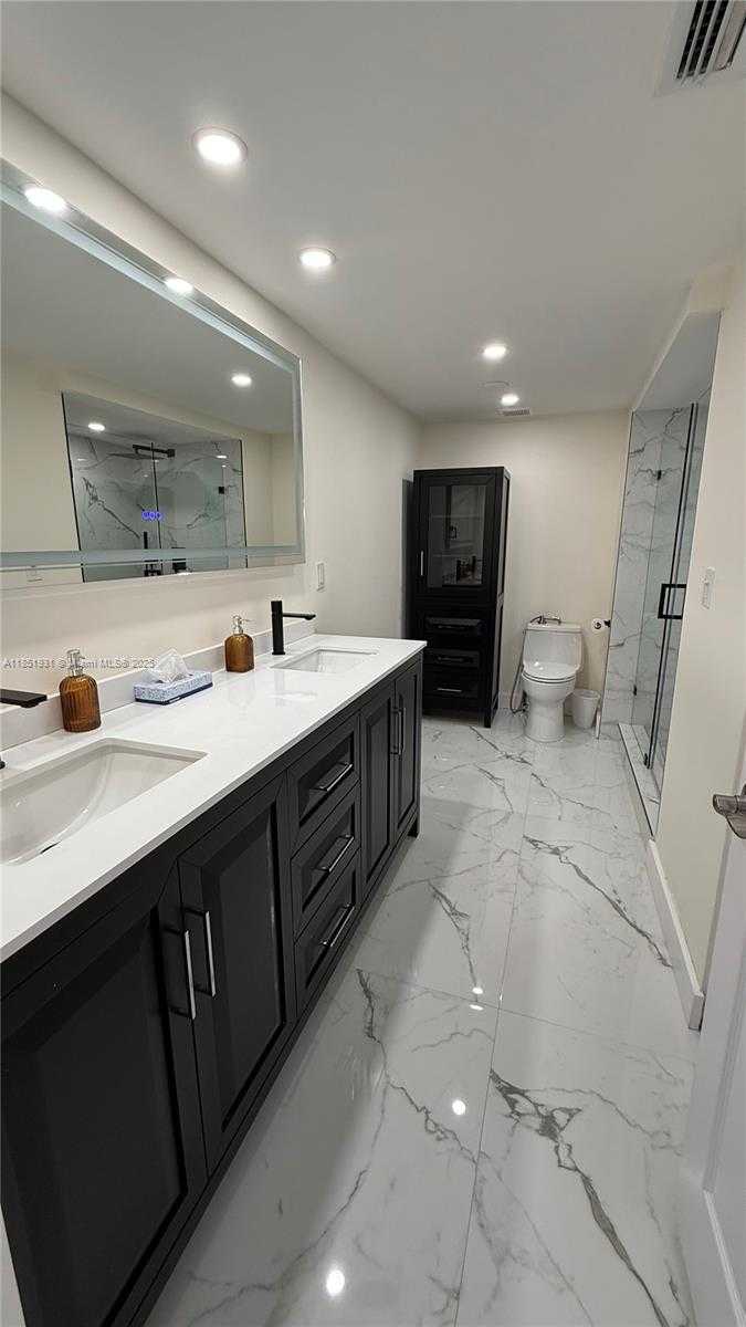 Small Image of 399 POINCIANA DR #1215, Sunny Isles Beach Number 17