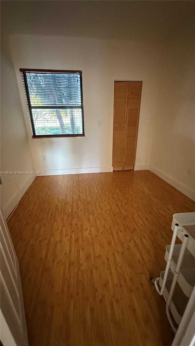 Small Image of 399 POINCIANA DR #1215, Sunny Isles Beach Number 20