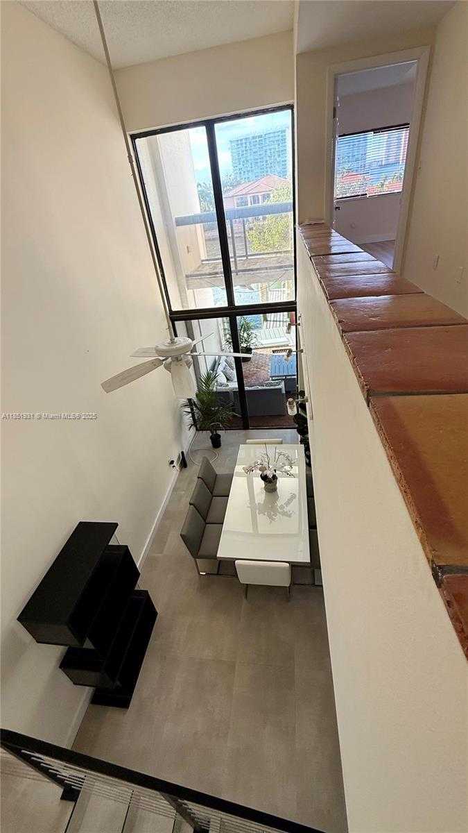 Small Image of 399 POINCIANA DR #1215, Sunny Isles Beach Number 22
