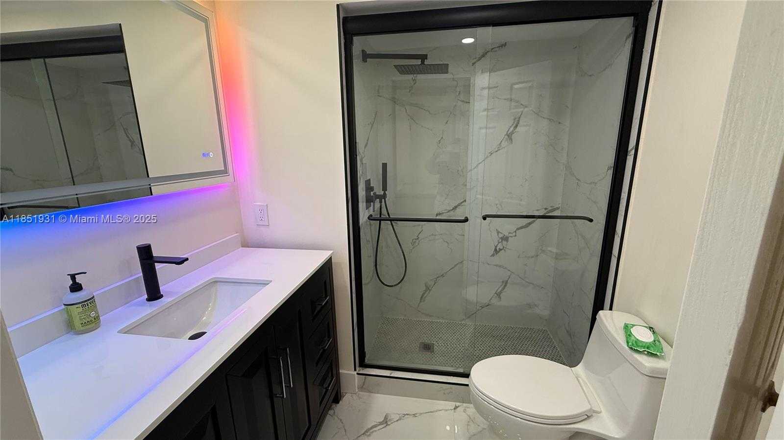Small Image of 399 POINCIANA DR #1215, Sunny Isles Beach Number 23