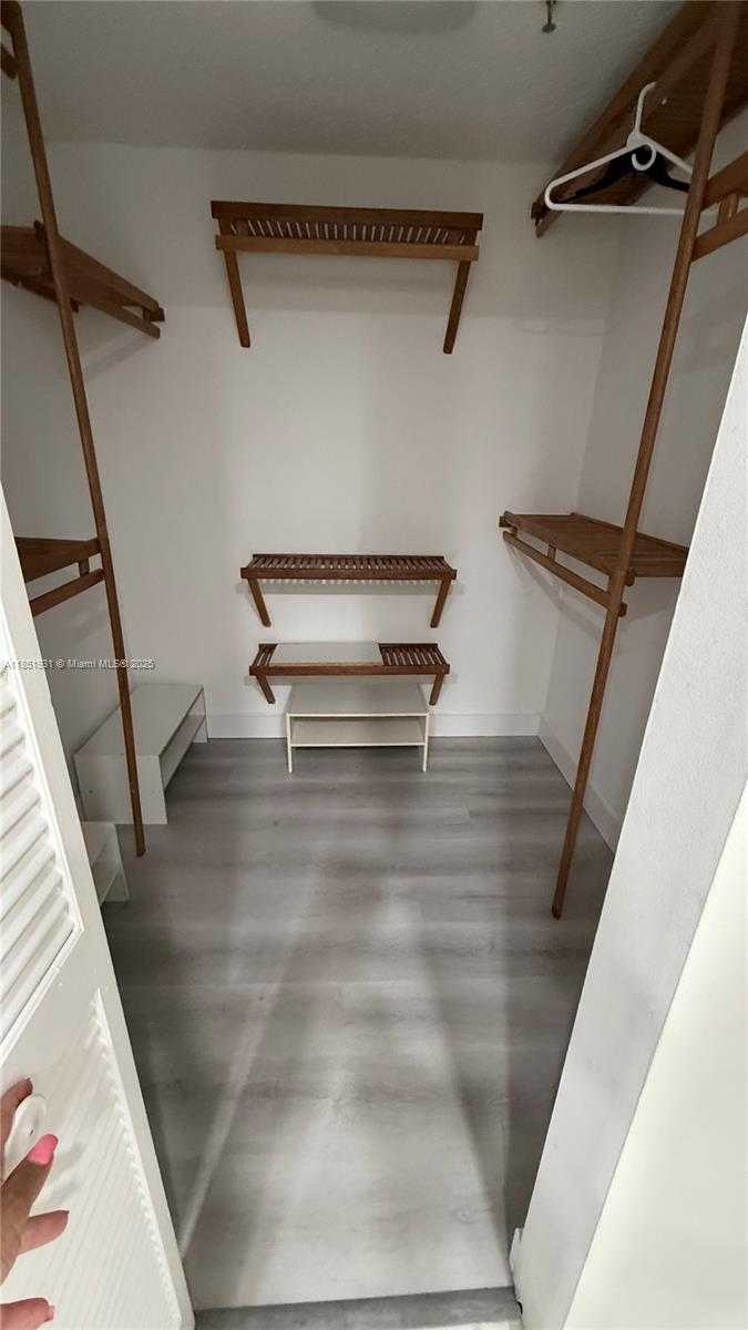 Small Image of 399 POINCIANA DR #1215, Sunny Isles Beach Number 27