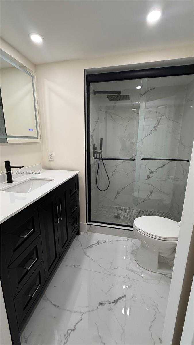 Small Image of 399 POINCIANA DR #1215, Sunny Isles Beach Number 34