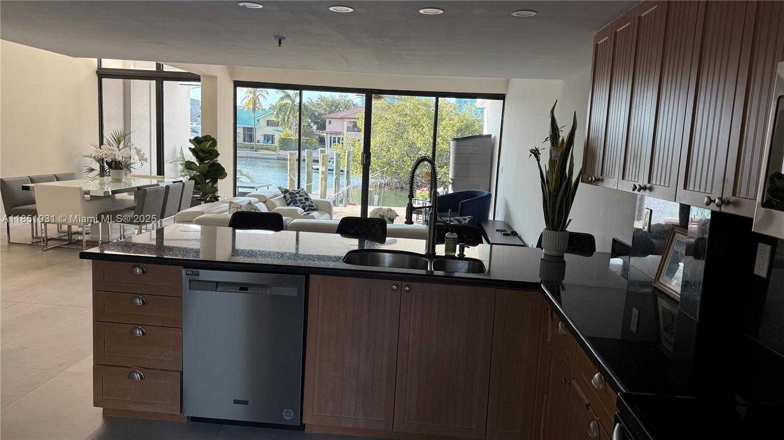 Small Image of 399 POINCIANA DR #1215, Sunny Isles Beach Number 37