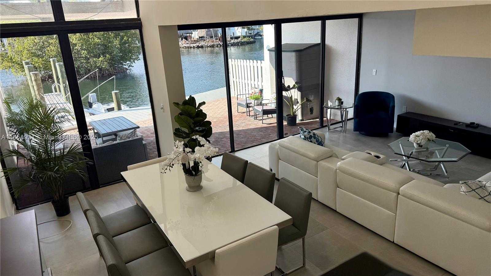 Small Image of 399 POINCIANA DR #1215, Sunny Isles Beach Number 4